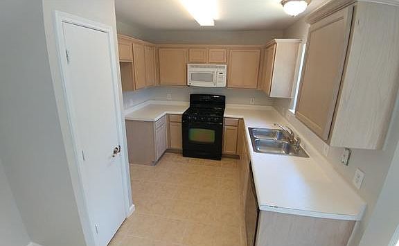 4th image of 1210 Nightshade Ln