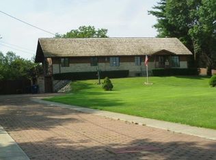 8245 W 89th St, Hickory Hills, IL 60457