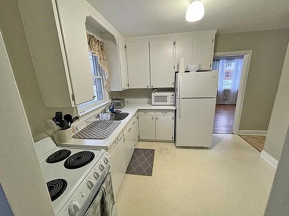 5th image of 531 Shirley St