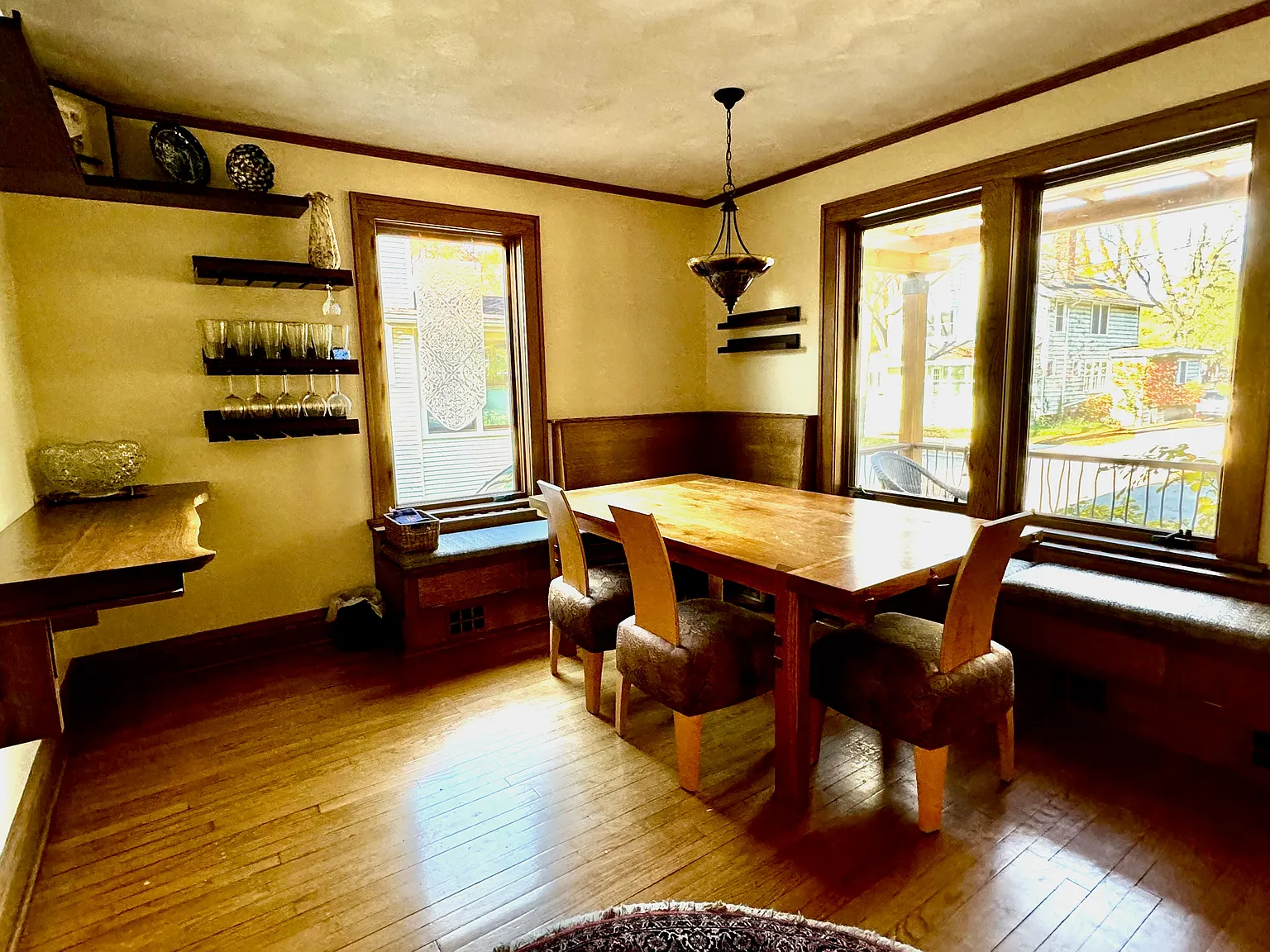 4 bed, 2.5 bath, 2100 sqft, $4,650 — Photo 4