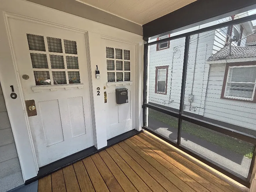 3 bed, 1352 sqft, $1,600 — Photo 2