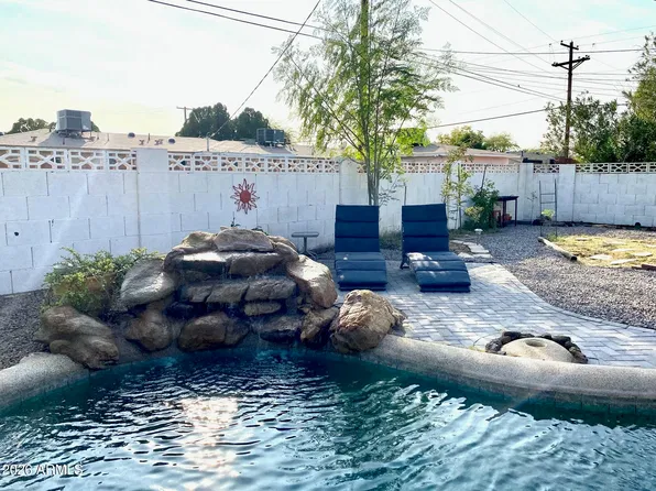 1239 W ELNA RAE Street, Tempe, AZ 85281