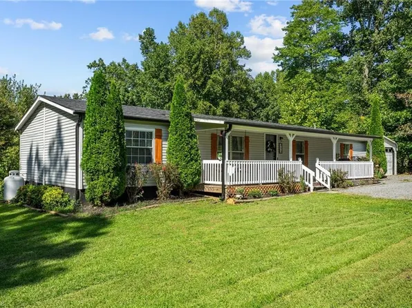 313 Massey Rd, Mount Airy, NC 27030