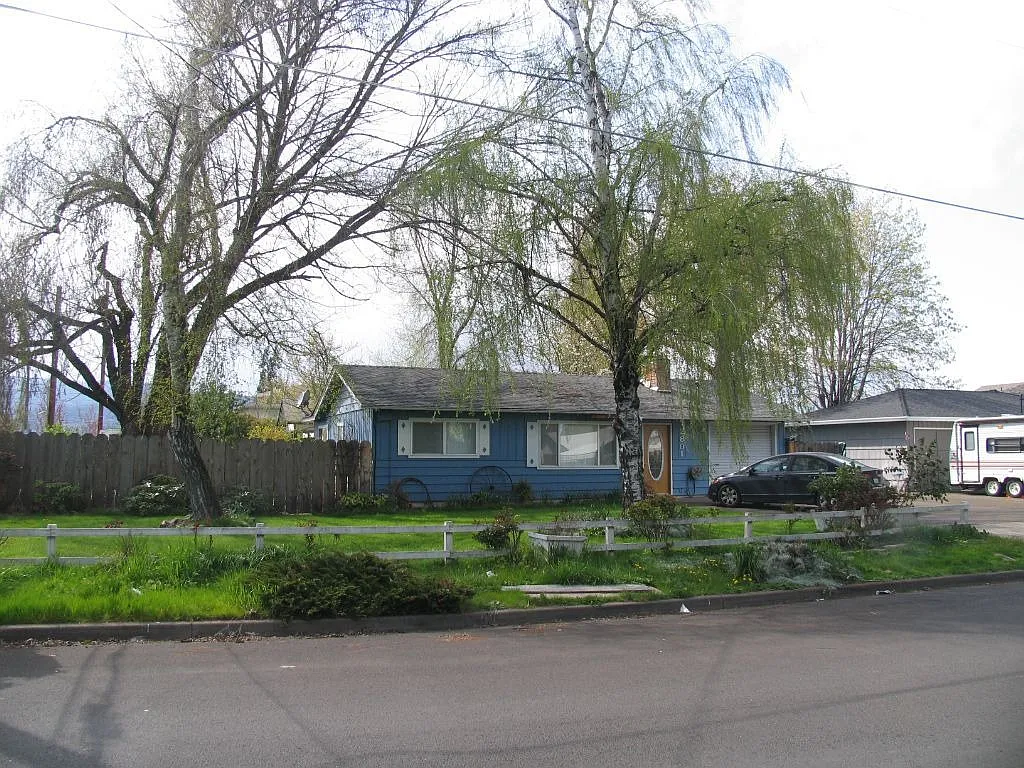 2801 Duell Ave photo 1