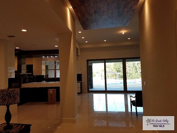4th image of 7 Shadowbrook Ln