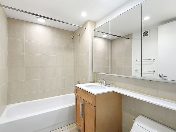 4th image of 53 Boerum Pl APT 9F