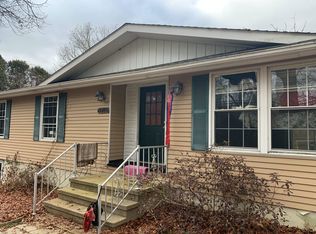 1398 North Rd, Groton, CT 06340