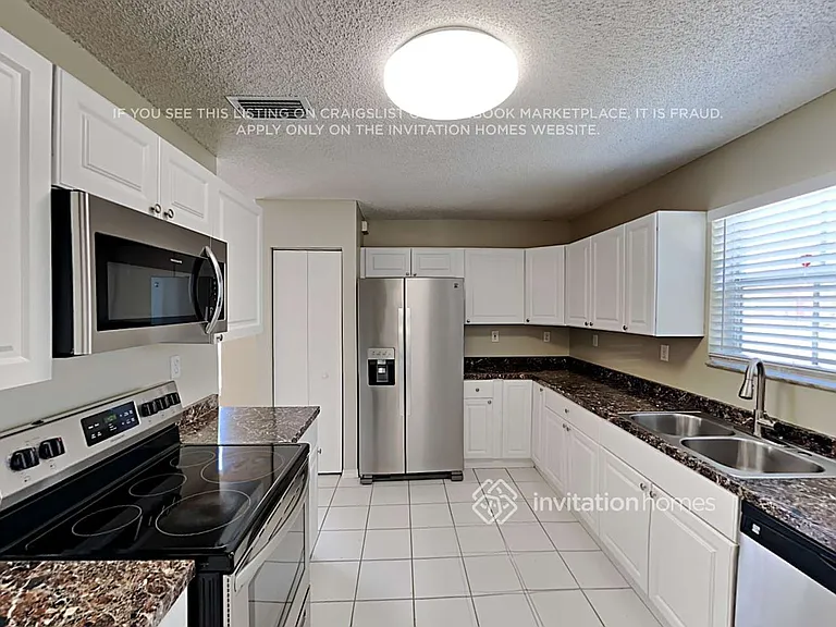 10711 SW 167th St — Photo 8