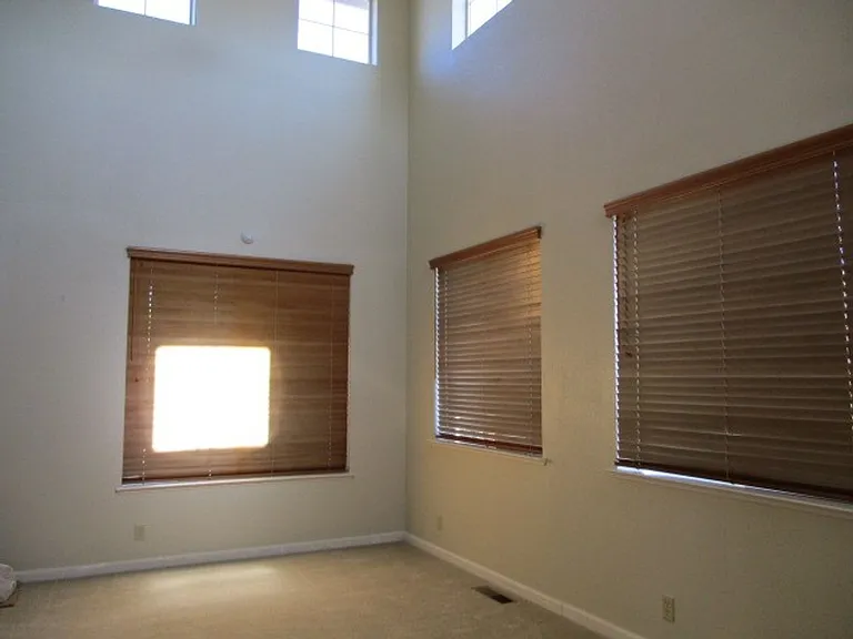 2615 Glen Eagles Dr — Photo 3
