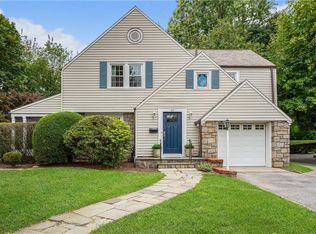 35 Colonial Pkwy N, Yonkers, NY 10710