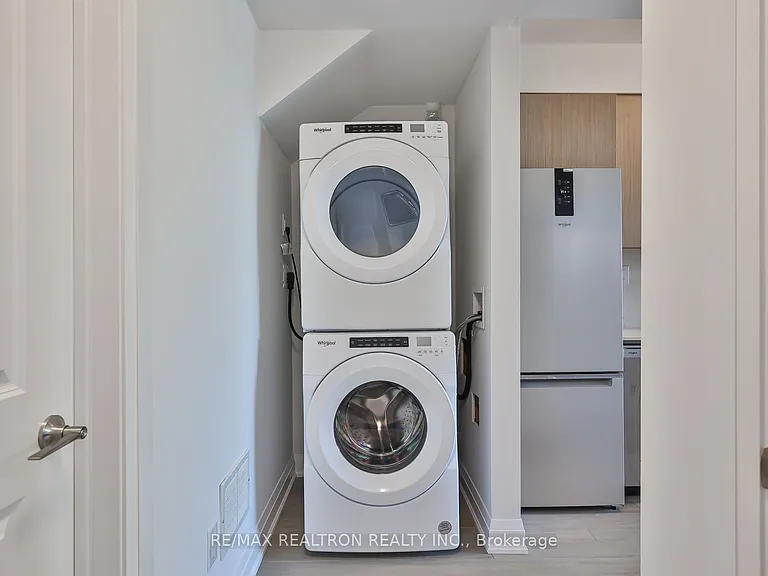 101 Sophia St W — Photo 17