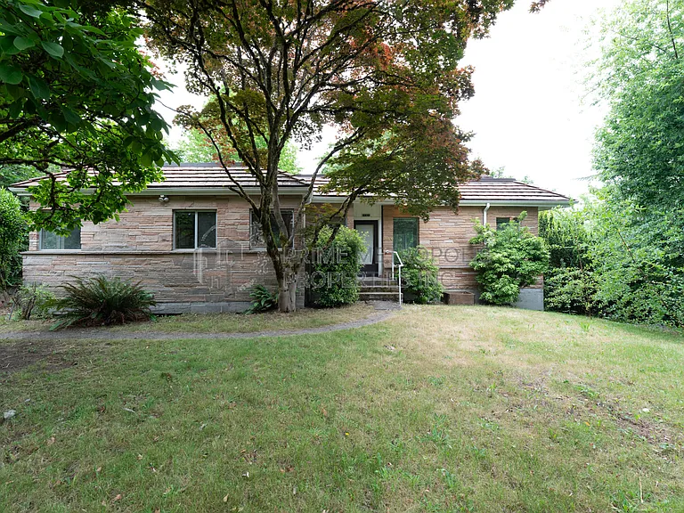 11322 Exeter Ave NE — Photo 1