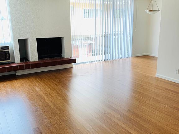 3rd image of 1932 Overland Ave #205C
