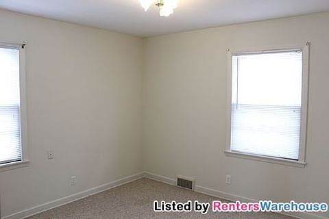 5th image of 3510 Buchanan St NE
