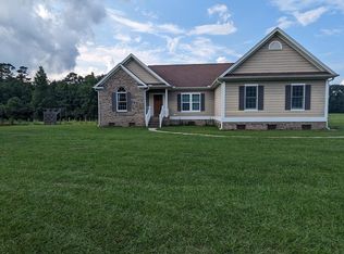 276 Old Blakes Bridge Rd, Burgaw, NC 28425