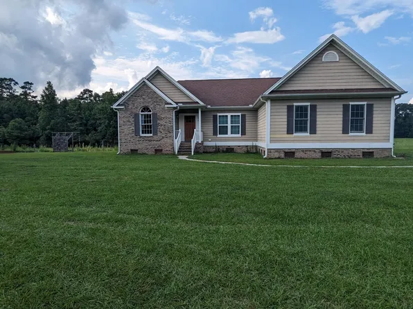 276 Old Blakes Bridge Road, Burgaw, NC 28425