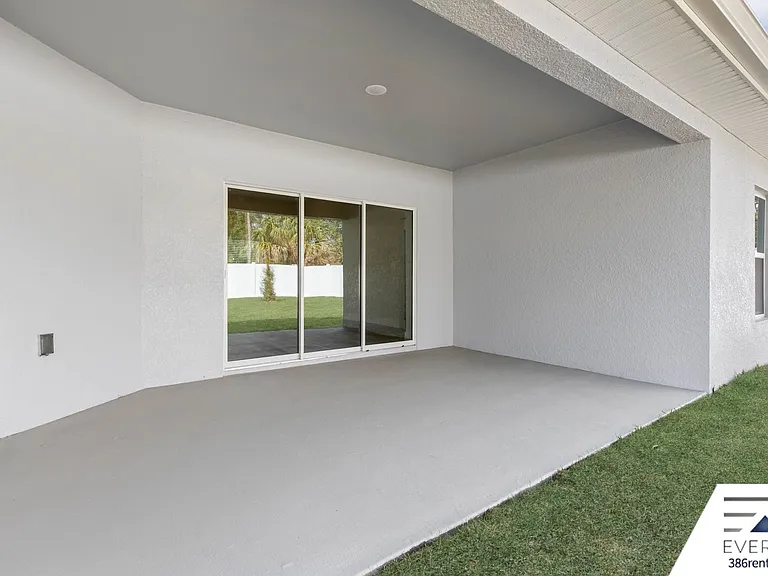 71 Point Of Woods Dr — Photo 30