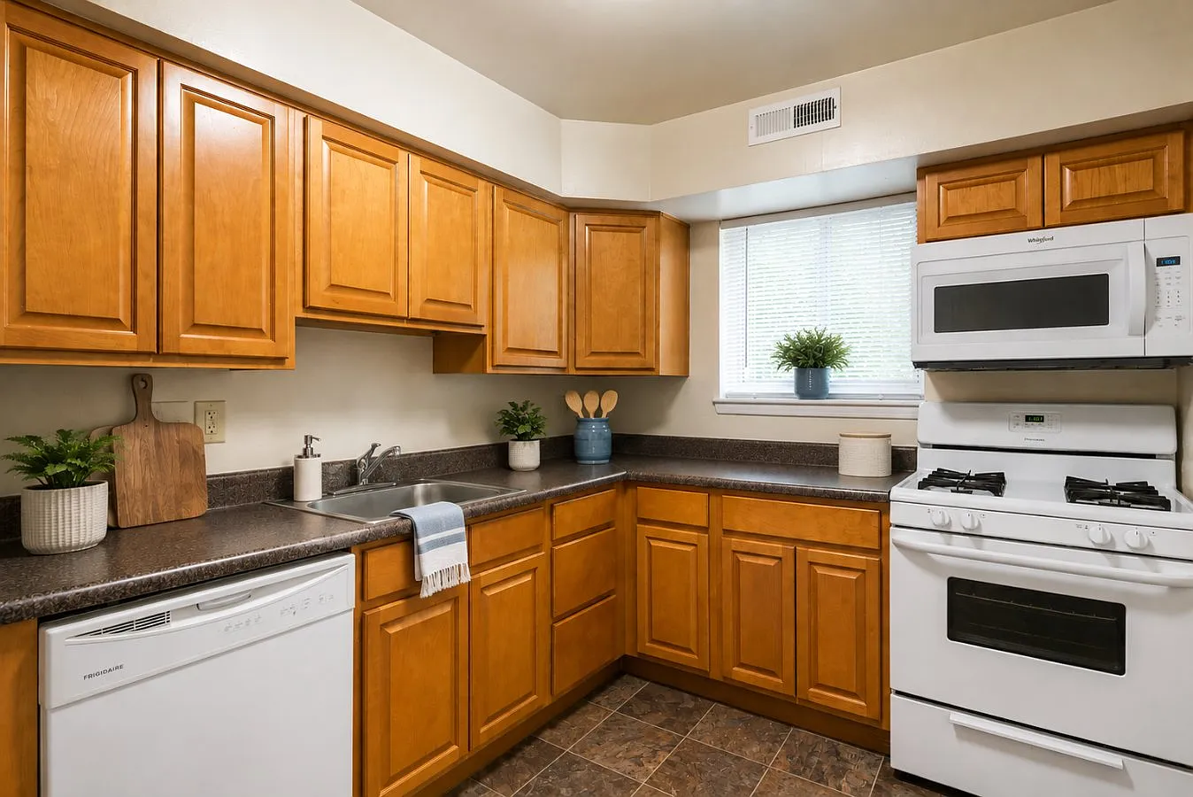 Glen Mar Apartment Homes — Photo 3
