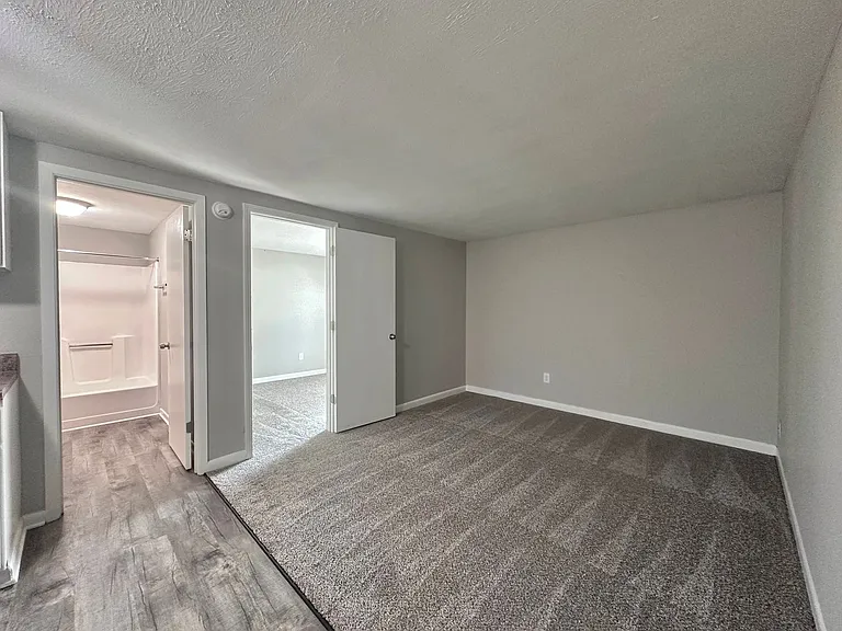 204 Courtyard Cir — Photo 79