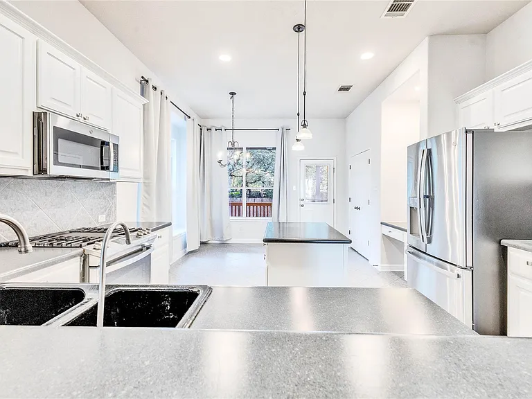 1019 Horne Dr — Photo 7
