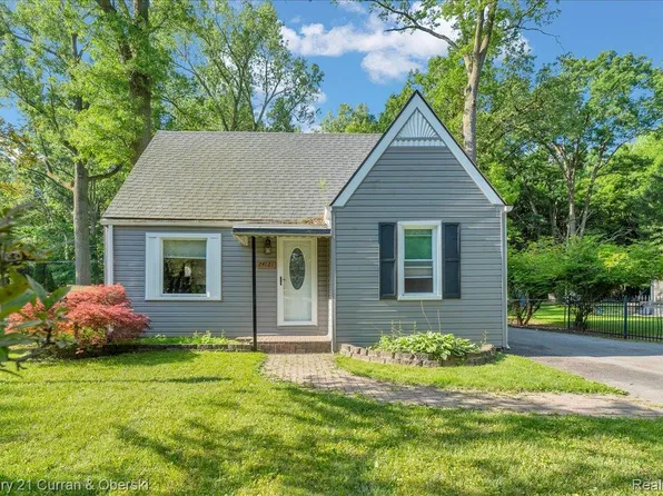 24121 Kraft Pl, Brownstown, MI 48174