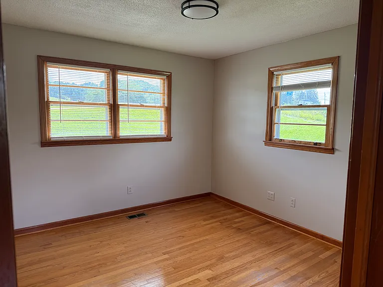 5028 Highway 11E — Photo 9