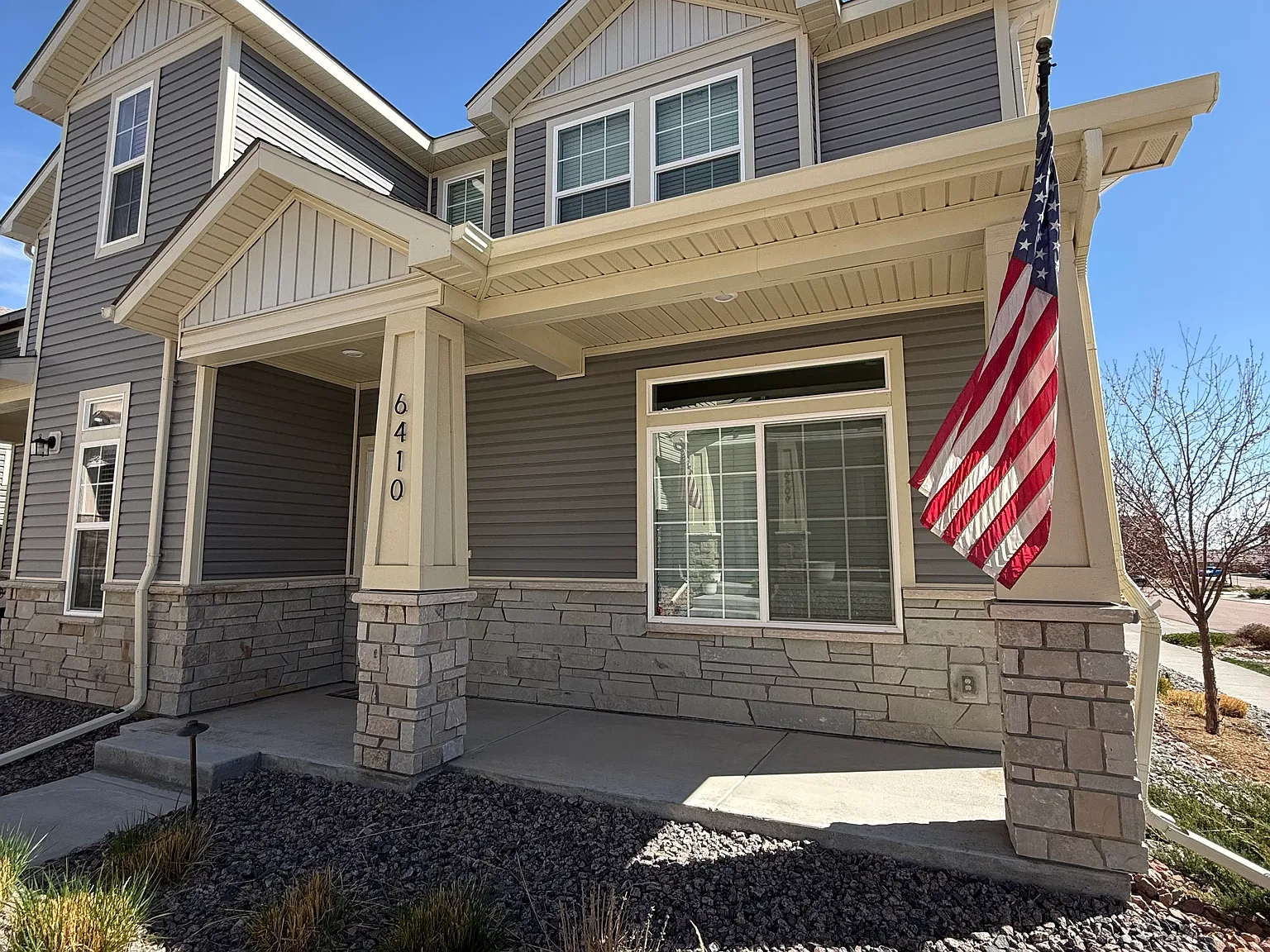 3 bed, 2.5 bath, 1900 sqft, $2,800 — Photo 1