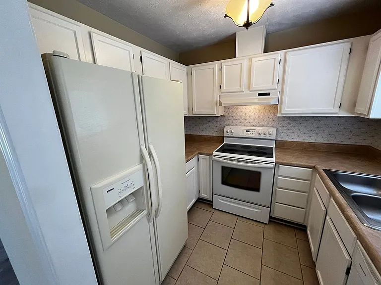 103 Red Canyon Rd — Photo 2