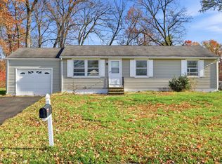31 Farmstead Cir, Bloomfield, CT 06002