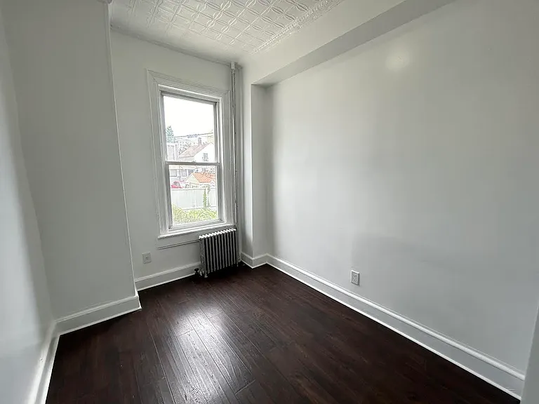 219 Highland Pl #1R — Photo 8