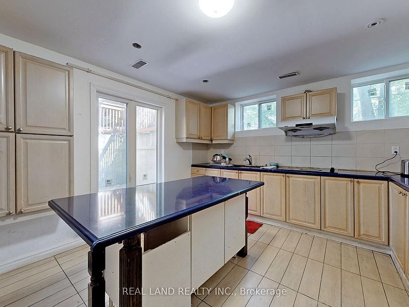 Toronto House for rent - 3 Bedrooms — photo 5