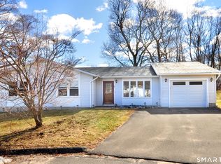 16 Tuscarora Place, Bristol, CT 06010