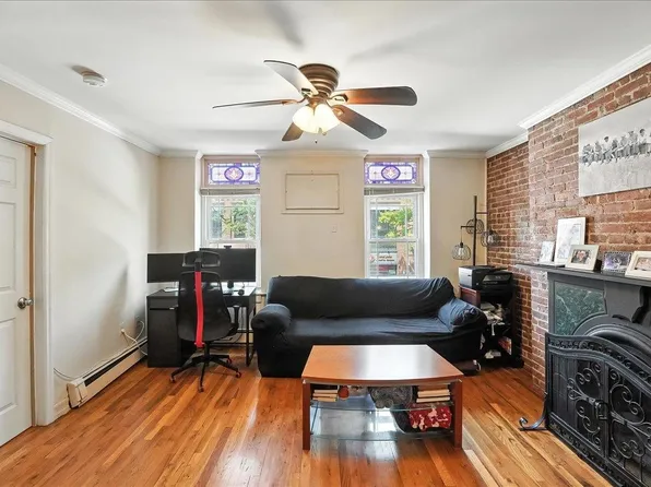 205 14th Street 2L image 2 of 24