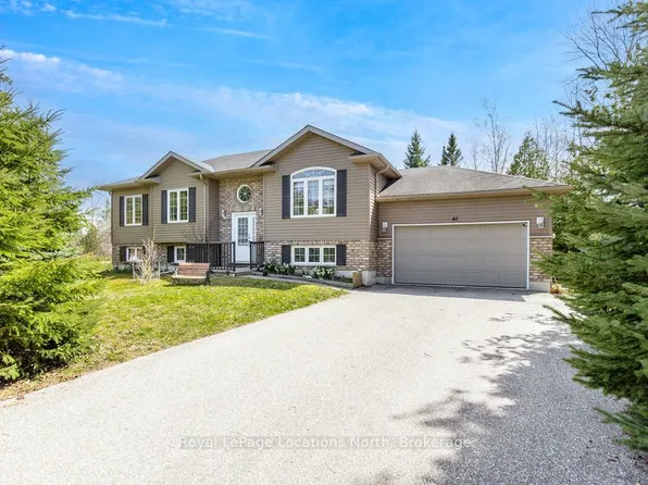 45 William Ave, Wasaga Beach, ON L9Z 2X3