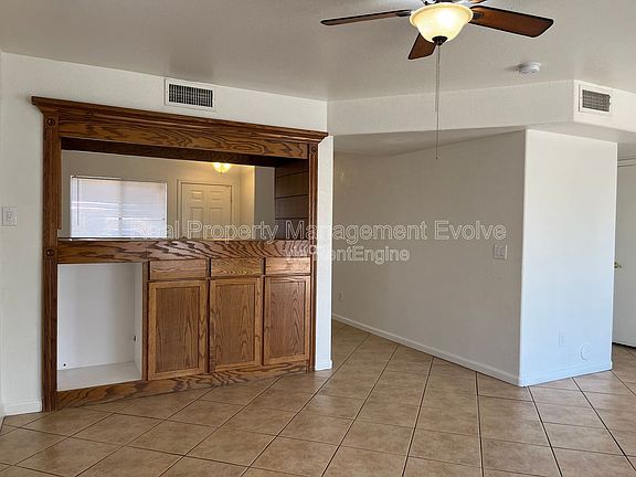 3rd image of 10621 W Poinsettia Dr