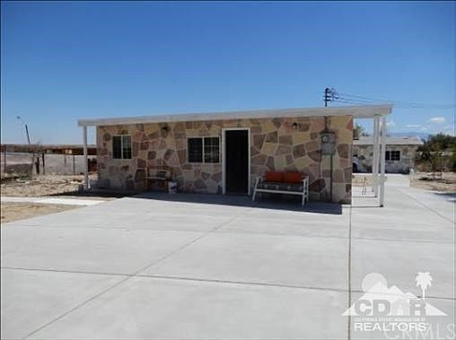 2nd image of 18640 Desert Haven Rd