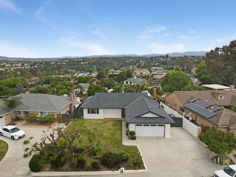 25121 Monte Verde Dr — Photo 24