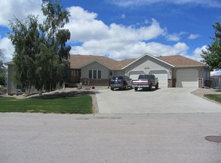 2530 Cocklebur Dr, Gillette, WY 82718