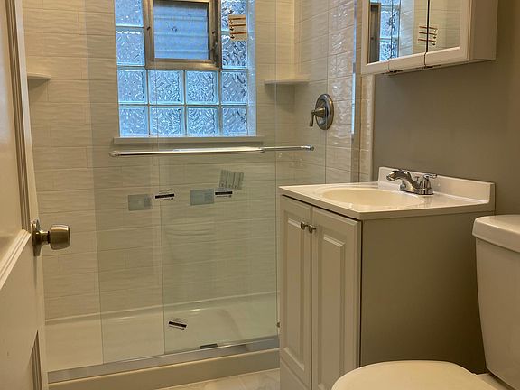 5th image of 3712 W Cornelia Ave Unit 1