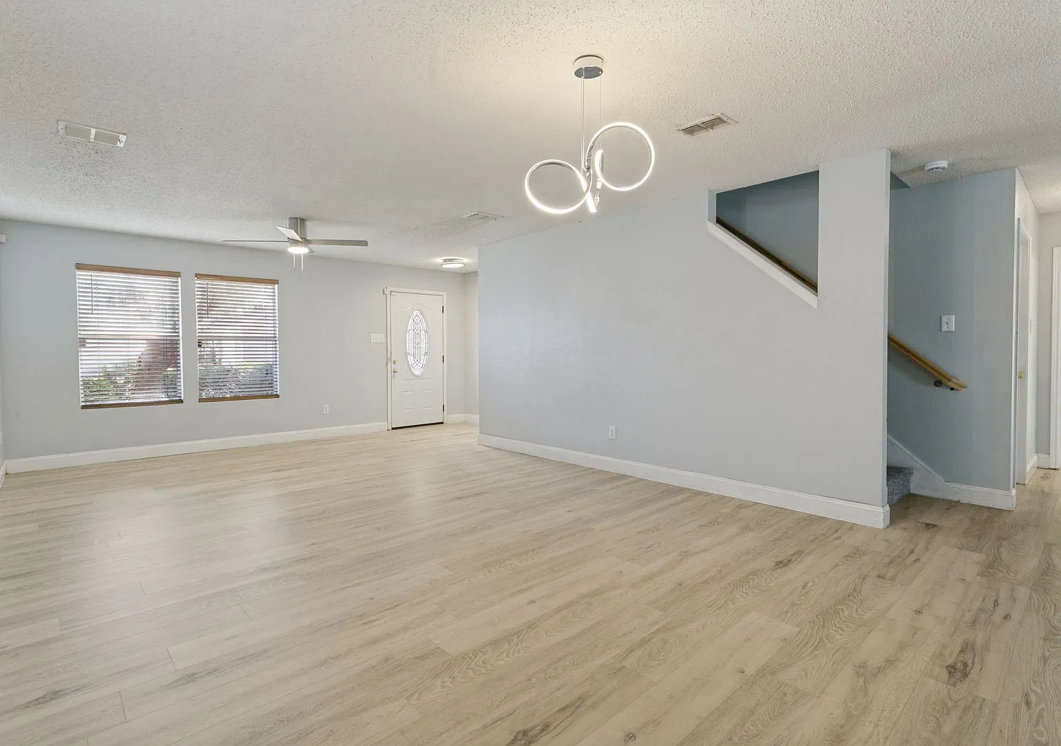 5 Bedroom Fort Worth Home — Photo 2