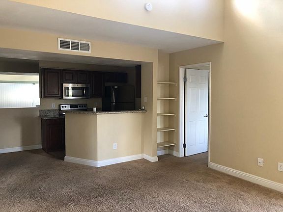3rd image of 5138 S Jones Blvd