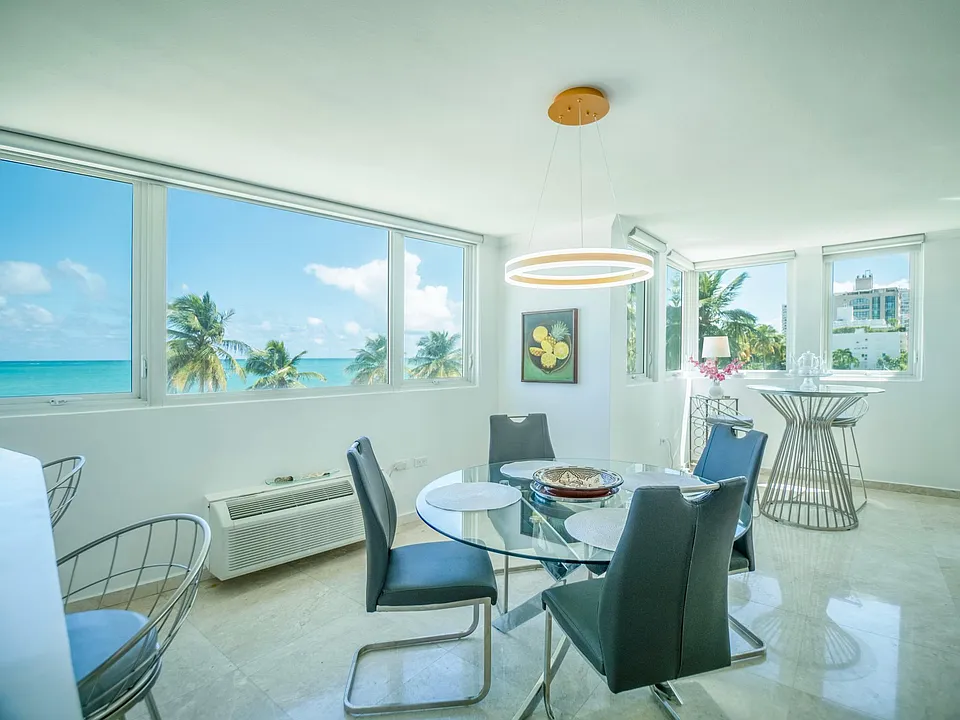 5245 Avenue Isla Verde #201