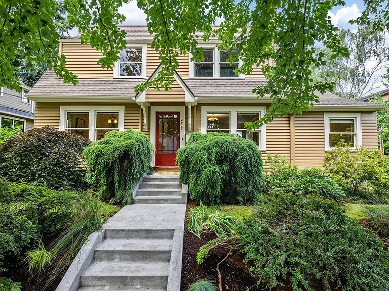 2409 NW Raleigh St — Photo 1