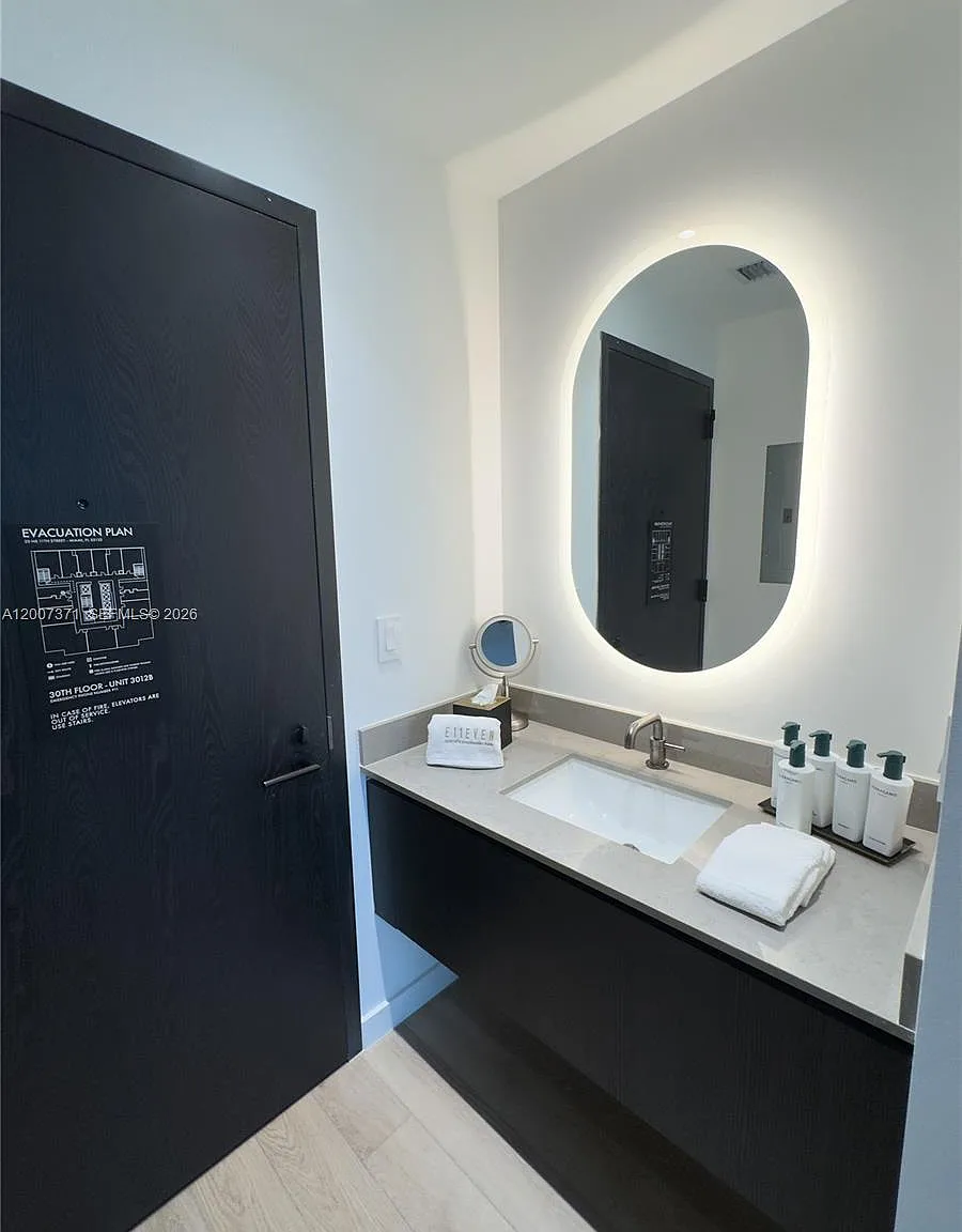 Studio, 1.0 bath, 275 sqft, $2,800 — Photo 3