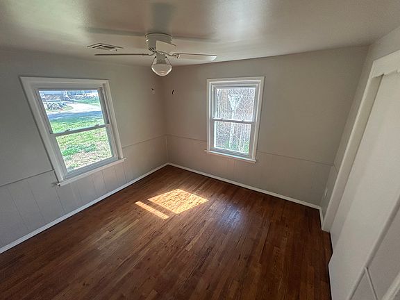 5th image of 861 E Rose Dr