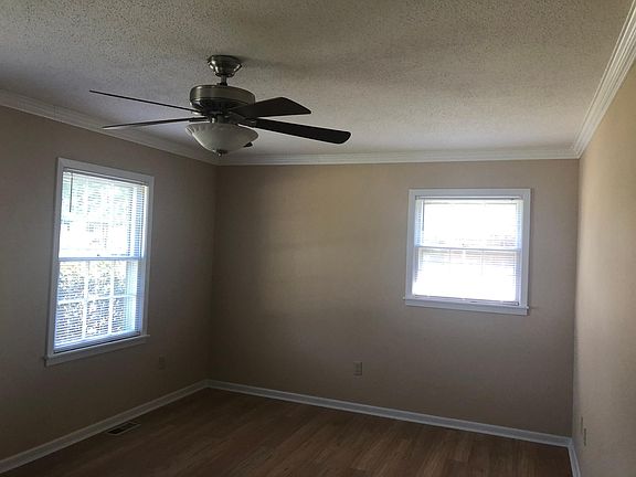 2nd image of 22 Coatsland Dr