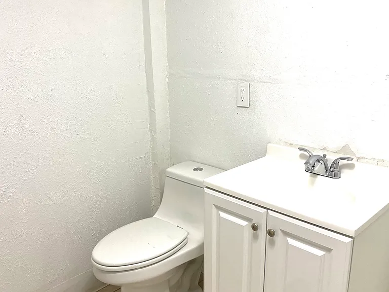 8132 SE Cooper St — Photo 13