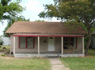 304 E Milam St, Ennis, TX 75119