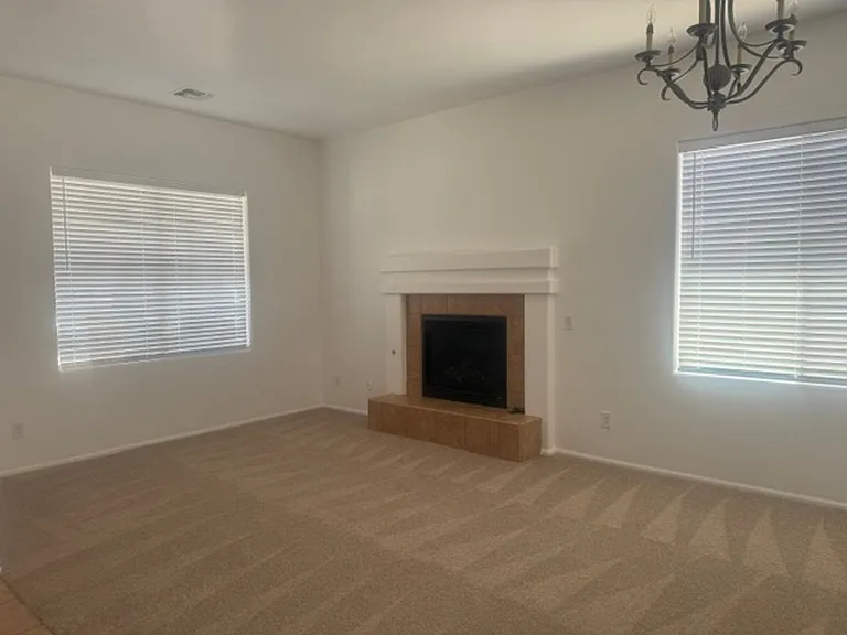 29630 W Fairmount Ave — Photo 16