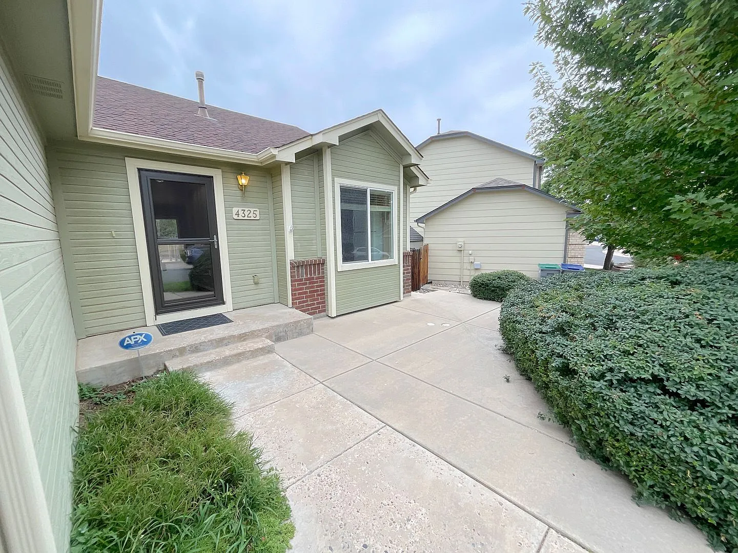 3 Bedroom Home Available Near Barnes Rd & Peterson Rd! — Photo 4